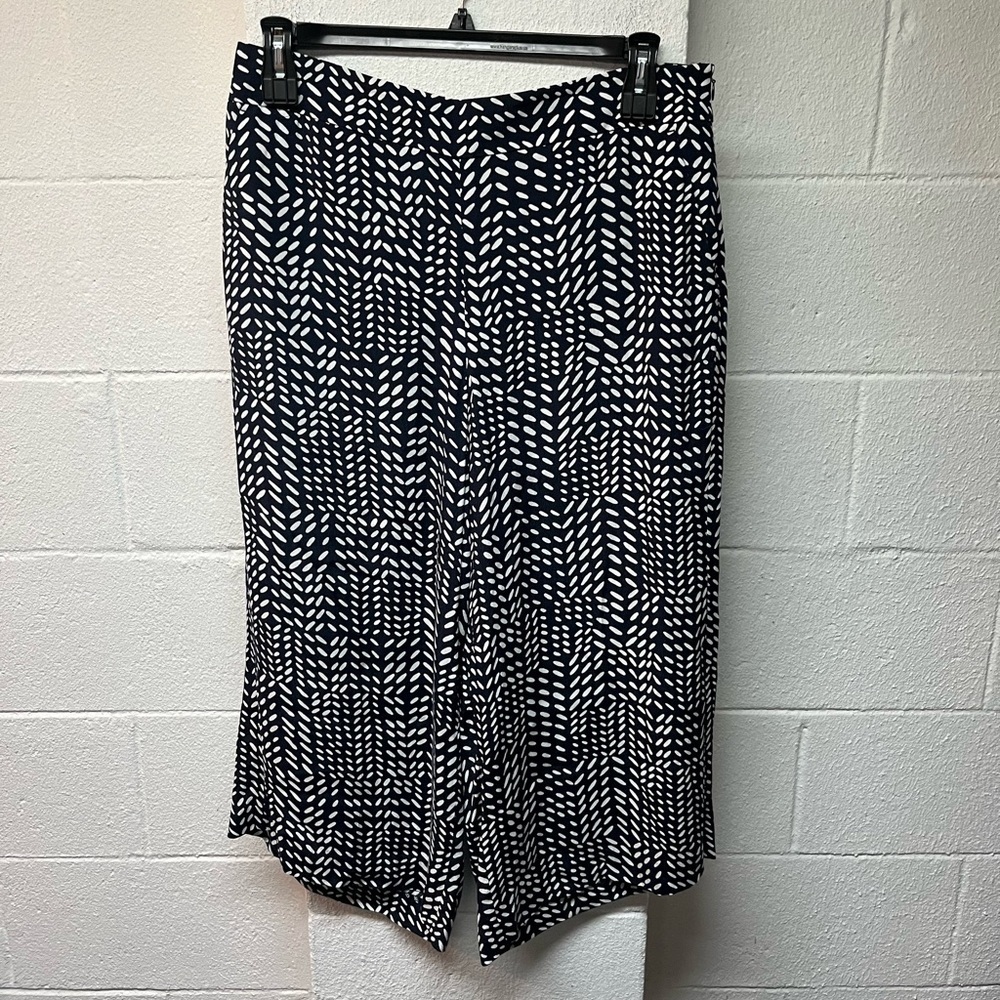 LOFT Navy and White Patterned Garment. 12 - Picture 1 of 5